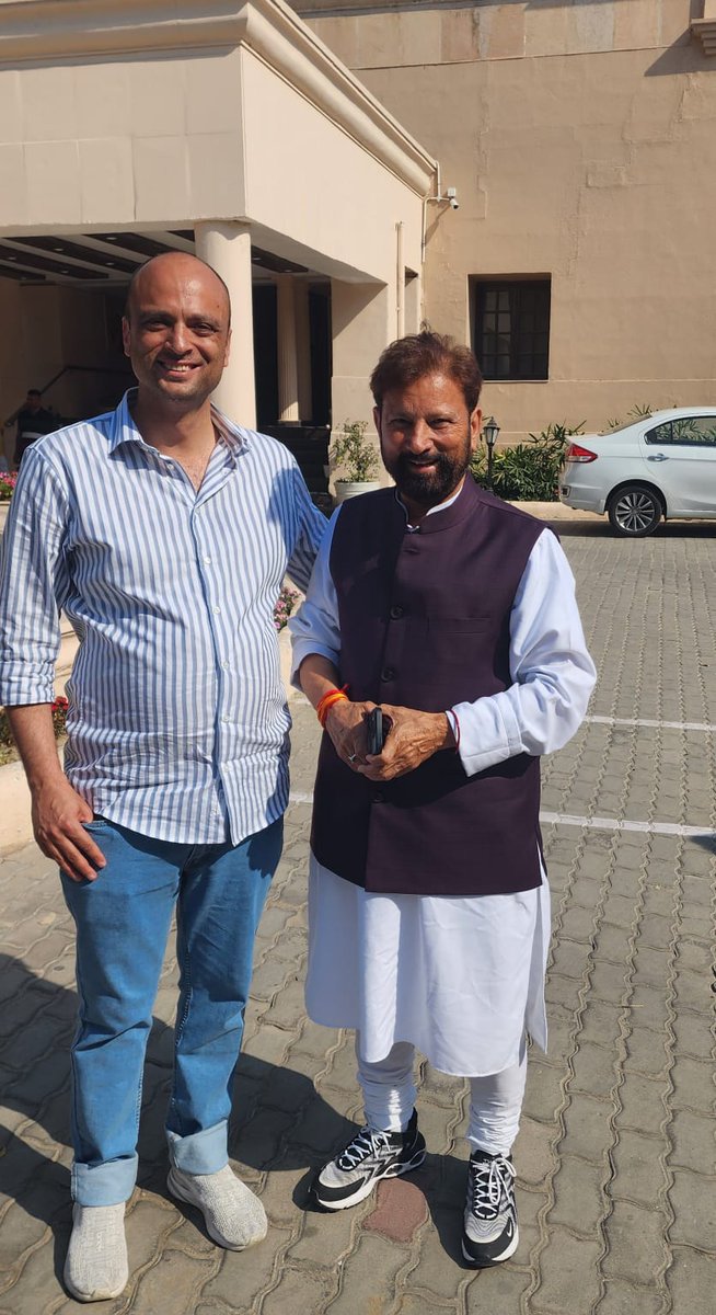 T_L_R_Official's tweet photo. #Breaking news.  Choudhary Lal Singh off to Congress headquarters Delhi to join Congress.  Ch Lal Singh is accompanied by Nadeem Sharief Niaz DDC member Changa-Doda and AICC member https://t.co/Aa7geAMRbI