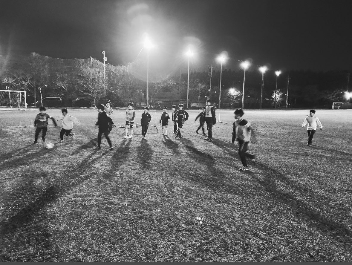 FC_ALVORECER's tweet photo. 先日、今年度最後の練習会を行い、たくさんの人が参加してくれました！

八街市やその近隣の中学生のサッカーをできる場所を増やしたいと思いチームを作りました。人数はまだまだ少ないですが、随時、入部申込は受け付けておりますので是非ご連絡下さい！
#ALVORECER #八街市サッカー https://t.co/QfLRENklFG