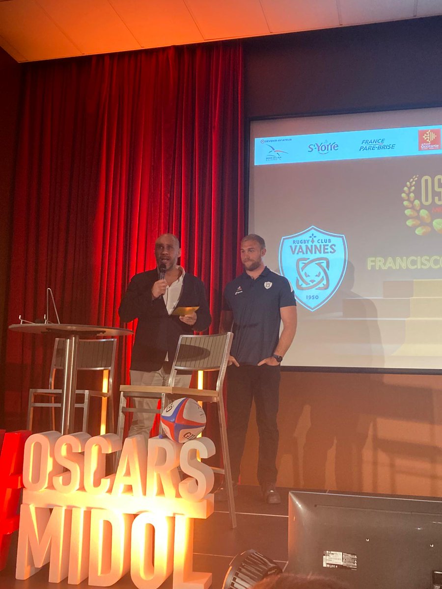 Belle soirée Bretonne hier au Club de <a href="/RugbyClubVannes/">Rugby Club Vannes</a> #franciscogorrissen <a href="/midi_olympique/">Midi Olympique</a> #oscarmidol #Rugby