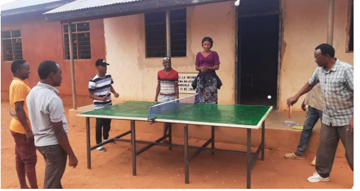 #TDTPhotoComp

Deaf students in Dodoma love their new table tennis, kindly funded by <a href="/bouncepingpong/">Bounce</a> in London.

Learn more about this project here:
tanzdevtrust.org/.../matumbulu-…

#LNOB #QualityLearning #TableTennis #VocationalTraining #Tanzania