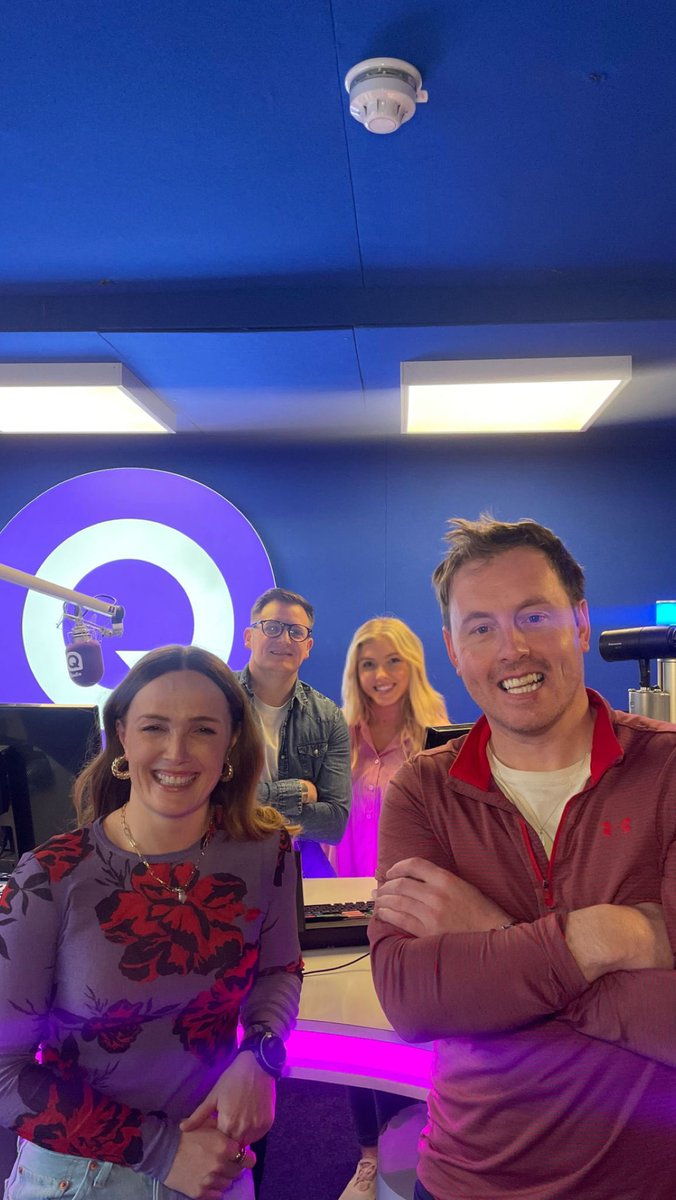 It was great to have @EmmaLouDoran at QHQ this morning in the studio with the breakfast team! 👏😂 Tickets to her Limelight gig, May 5th - on sale now! #comic #comedian #emmadoran #gig #breakfastshow #niradio