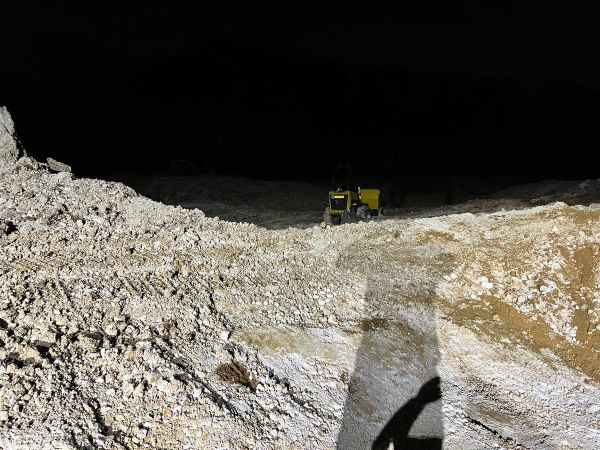 DEDICATION When you receive a 21:20 WhatsApp from the Course Manager you’re working with to ask if the chalk bunker hes’s excavating under lights is at the right depth using his shadow as a guide for me. There’s no time constraint, just pure passion. __________ @GX_Golf