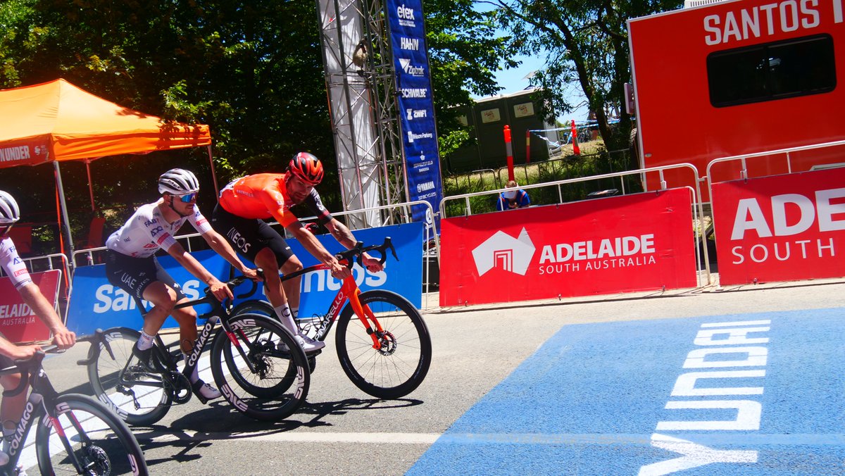 Late to tweeting this @INEOSGrenadiers , but my fave picture from @tourdownunder  is @GannaFilippo with the bike throw on stage 6 for 119th place.

Always competing!