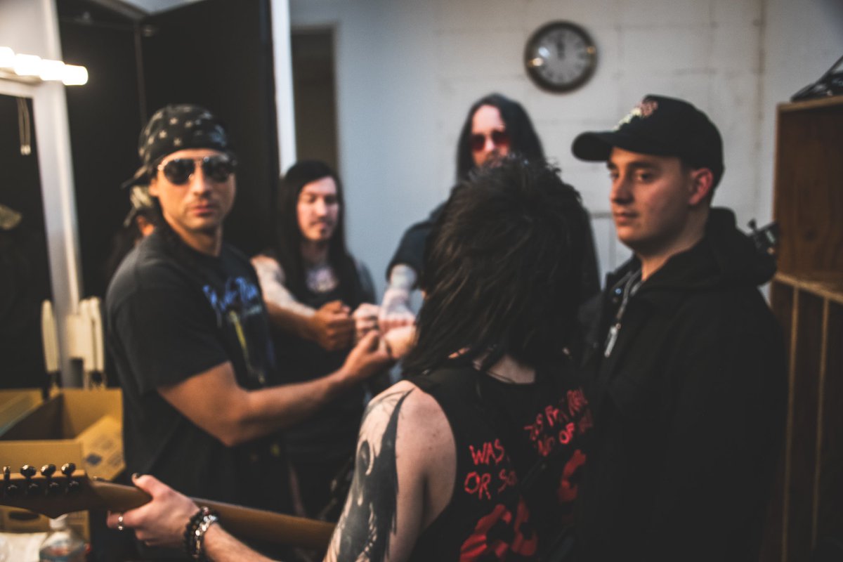 EscapeTheFate's tweet photo. Arigato TOKYO! 

📸 @marina_133photo 

Up Next ✈️ 
@KnotfestAu March 21,23,24
@HBSocialClub808 March 27 https://t.co/kaHLVi8tbL