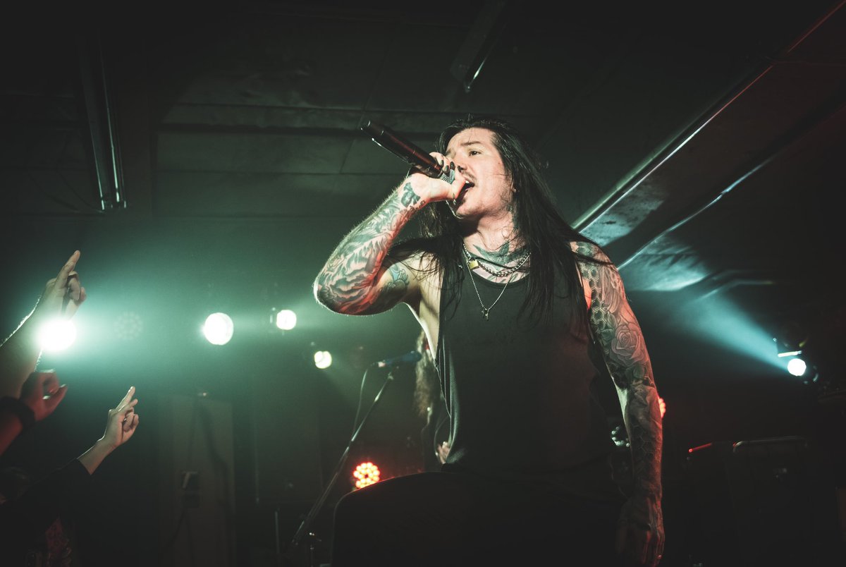 EscapeTheFate's tweet photo. Arigato TOKYO! 

📸 @marina_133photo 

Up Next ✈️ 
@KnotfestAu March 21,23,24
@HBSocialClub808 March 27 https://t.co/kaHLVi8tbL
