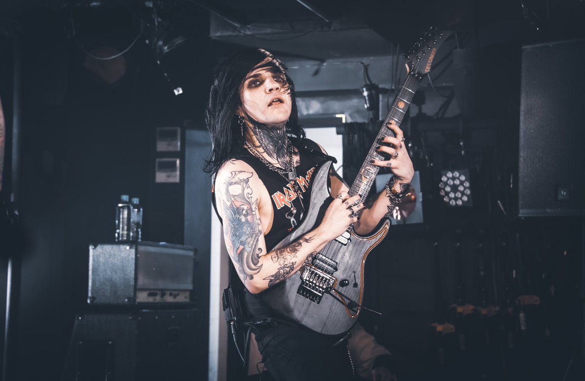 EscapeTheFate's tweet photo. Arigato TOKYO! 

📸 @marina_133photo 

Up Next ✈️ 
@KnotfestAu March 21,23,24
@HBSocialClub808 March 27 https://t.co/kaHLVi8tbL