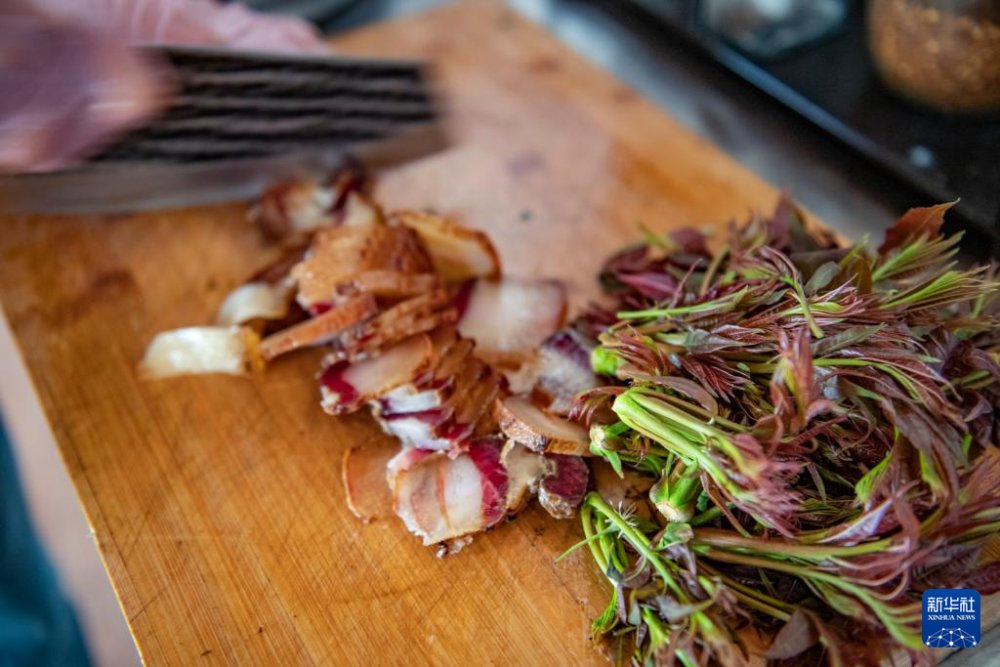 DailyBeijing's tweet image. Yunnan has ushered in its "eating-spring" season. A variety of mountain flowers and wild vegetables are brought to the table and made into mouthfeel amazing delicacies.
#China #food #delicacy #dish #spring