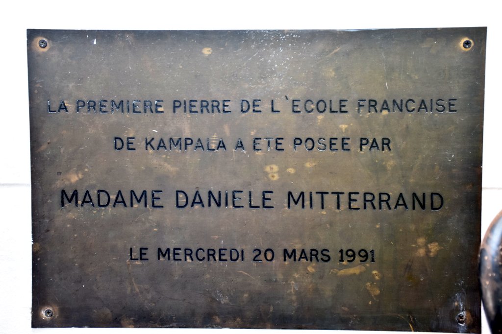 FrancophonesUG's tweet image. #éducation 🇫🇷🇺🇬
Le mercredi 20 mars 1991, soit 33 ans jour pour jour, Mme Danielle Mitterrand posait la première pierre de construction de l'école française de Kampala. Aujourd'hui, @lfkampala compte 265 élèves originaires de 41 pays dont l'Ouganda avec 20% d'élèves. @aefeinfo
