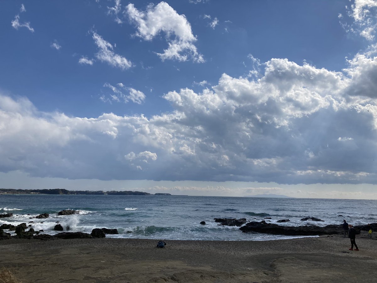 pococam2021's tweet photo. ソレイユの丘@soleil_yokosukaに遊びに行ってきたよ。キャンプ場とたくさんの遊具がある施設。今回は、海まで降りて波の音、貝殻さがし、スリル満点ブランコで遊んできました！長女(14)も写真撮ったり、美味しいもの食べたり楽しんだ様子。大きい子も楽しめます。海遊びしたいキャンパーにはオススメ！ https://t.co/c1zcTWMOSB