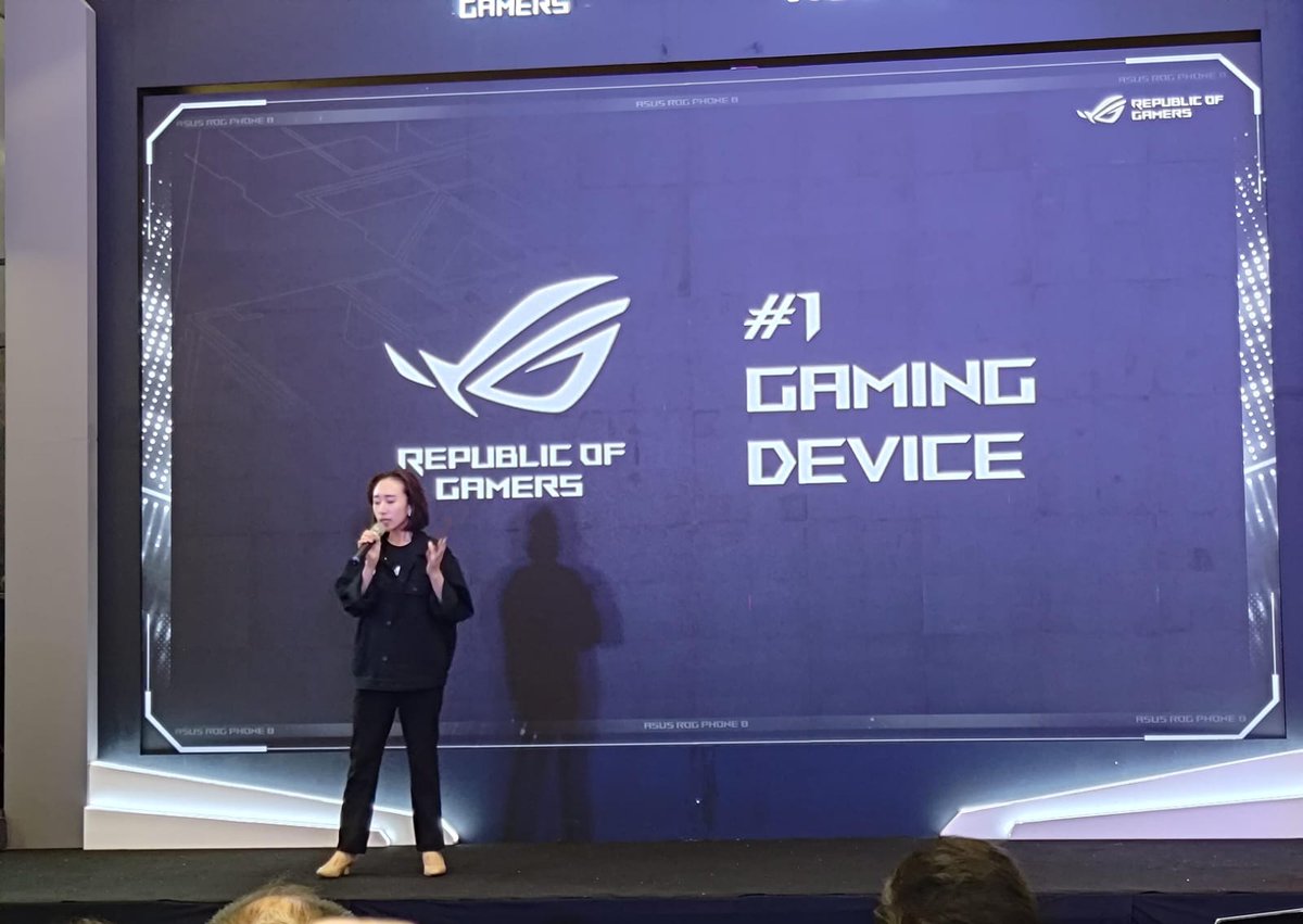 #ROGPhone8ID Beyond Gaming merupakan Ponsel premium ini menjadi lebih ramping, lebih ringan, dan menghadirkan berbagai fitur yang dirancang agar mudah digunakan oleh semua pengguna termasuk para gamer, streamer, content creator dan masih banyak lagi <a href="/ASUS_ROG_ID/">ROG Indonesia</a>