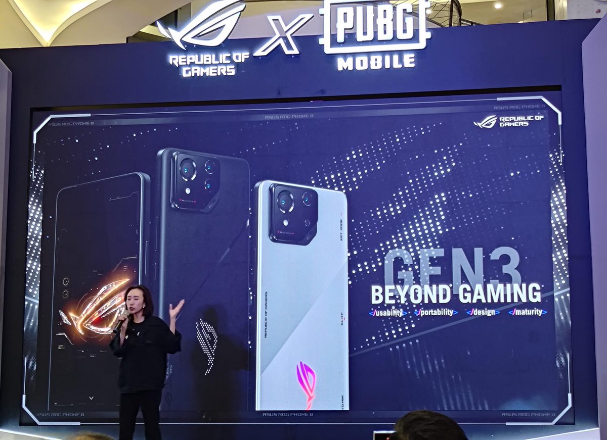 uniekkas's tweet photo. Hari ini ada yg istimewa, @ASUS_ROG_ID scr resmi luncurkan #ROGPhone8ID Beyond Gaming di mall FX Sudirman, Jakarta. Kabarnya bukan sekadar ponsel gaming, bisa utk semua kalangan yg dambakan pengalaman mobile premium dlm 1 perangkat.

Foto langsung dr tkp  @Travelerien https://t.co/e7xLMqj561