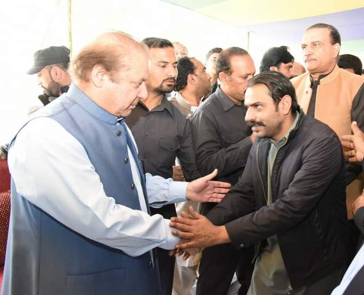 1Ghumman's tweet photo. پارلیمنٹ کی کمی آج پوری ہو گئی ۔  شکر الحمداللہ  
میرا قائد آ گیا
@SaimaFarooq
@SaniaaAshiq https://t.co/06Xn7xXvB0