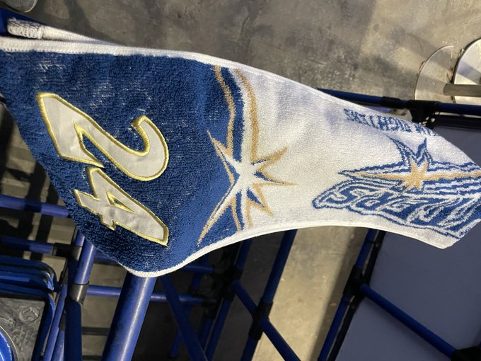 希少 北海道日本ハムファイターズ 旧ロゴ オフシャル スタジャン L