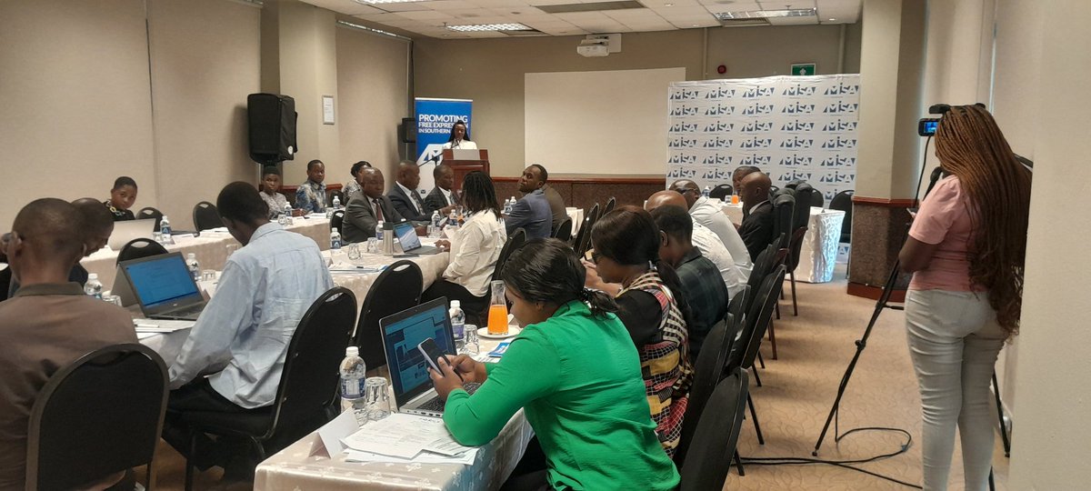 Happening Now: Launch of the Report on AI in SADC. Click this link to follow the live stream:fb.watch/qWj7dW4Dd6/?mi… #ArtificialIntelligenceinSADC #AIinSADC
