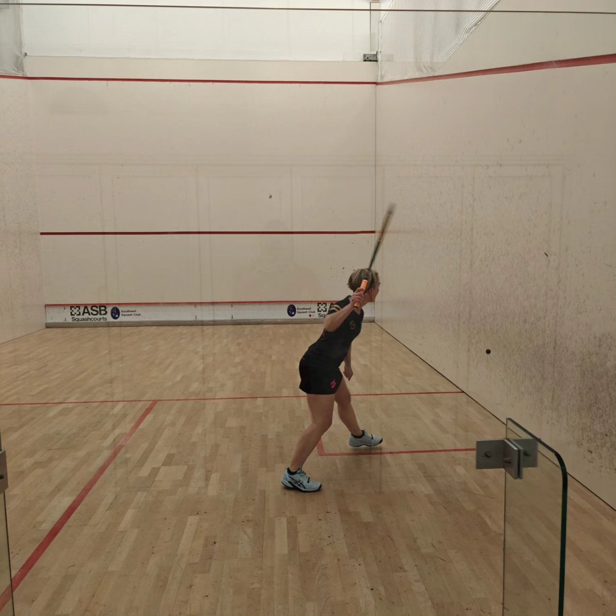 GroveSquashClub's tweet photo. Grove 5 travelled away to for their tie against Southwell 4 on Monday night. Clean sheets for Tim and Eli with confident 3-0 victories, and good wins for Mark and Susan, gave the team another successful night, and see them top of the division. @NottsSquash https://t.co/EUM9Vuwfep