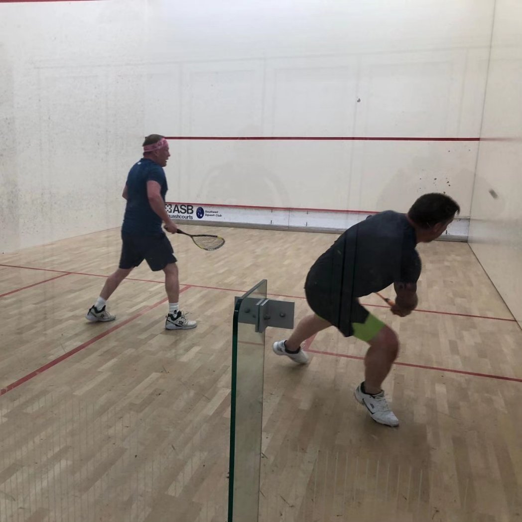 GroveSquashClub's tweet photo. Grove 5 travelled away to for their tie against Southwell 4 on Monday night. Clean sheets for Tim and Eli with confident 3-0 victories, and good wins for Mark and Susan, gave the team another successful night, and see them top of the division. @NottsSquash https://t.co/EUM9Vuwfep