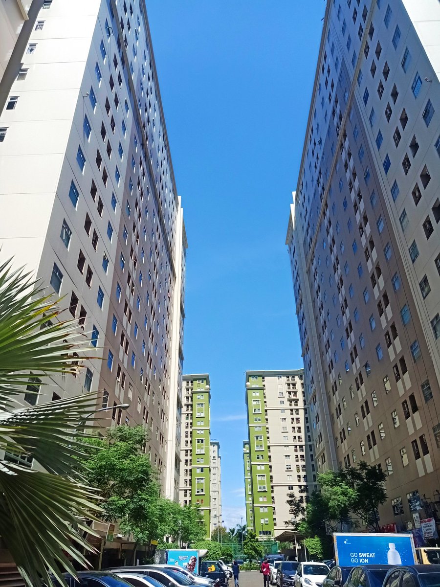 Langit biru Jakarta💙

#apartemenkalibata 
#kalibatacity
#jaksel
#nopollution
#bluesky