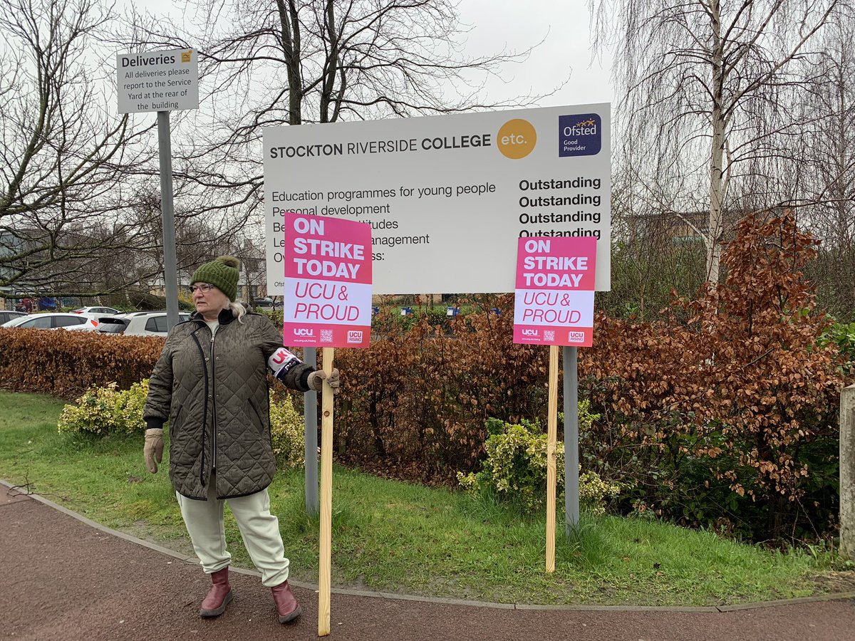Slight bit of rain won’t keep us away. We’ll keep holding our placards and taking strike action, until the Executive at Education Training Collective give us a serious offer on pay #RespectFE @ucu on strike today and tomorrow ucu.org.uk/article/13489/…