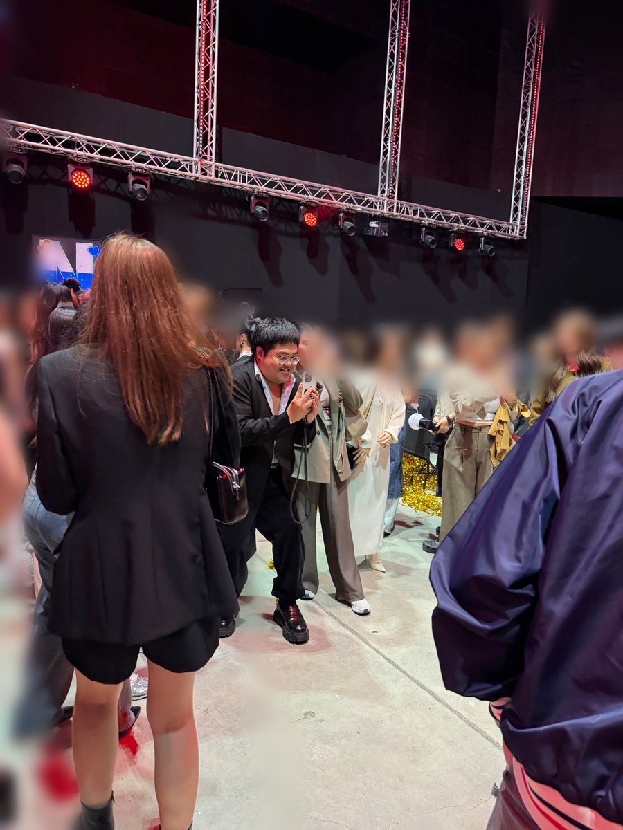 official_bamm's tweet photo. รีแคป After Party DICE
(by แอดมาง แบบฉบับหญิงสาวที่มีทั้งคนรู้จักและเพิ่งทำความรู้จักกับน้องๆในงาน)

ปล. ทุกตัวอักษรที่พิมพ์มิได้มีเจตนาเชิงลบกับศิลปินท่านใด มีเพียงแต่ความรุ้สึกทางบวก ความเอ็นดู และทำการรีวิวความสนุกสนานภายในงานเท่านั้น 

#bamm
#DICE_DEBUTSHOWCASE 
#DICE_SONRAY https://t.co/wsDAnGY0Ha