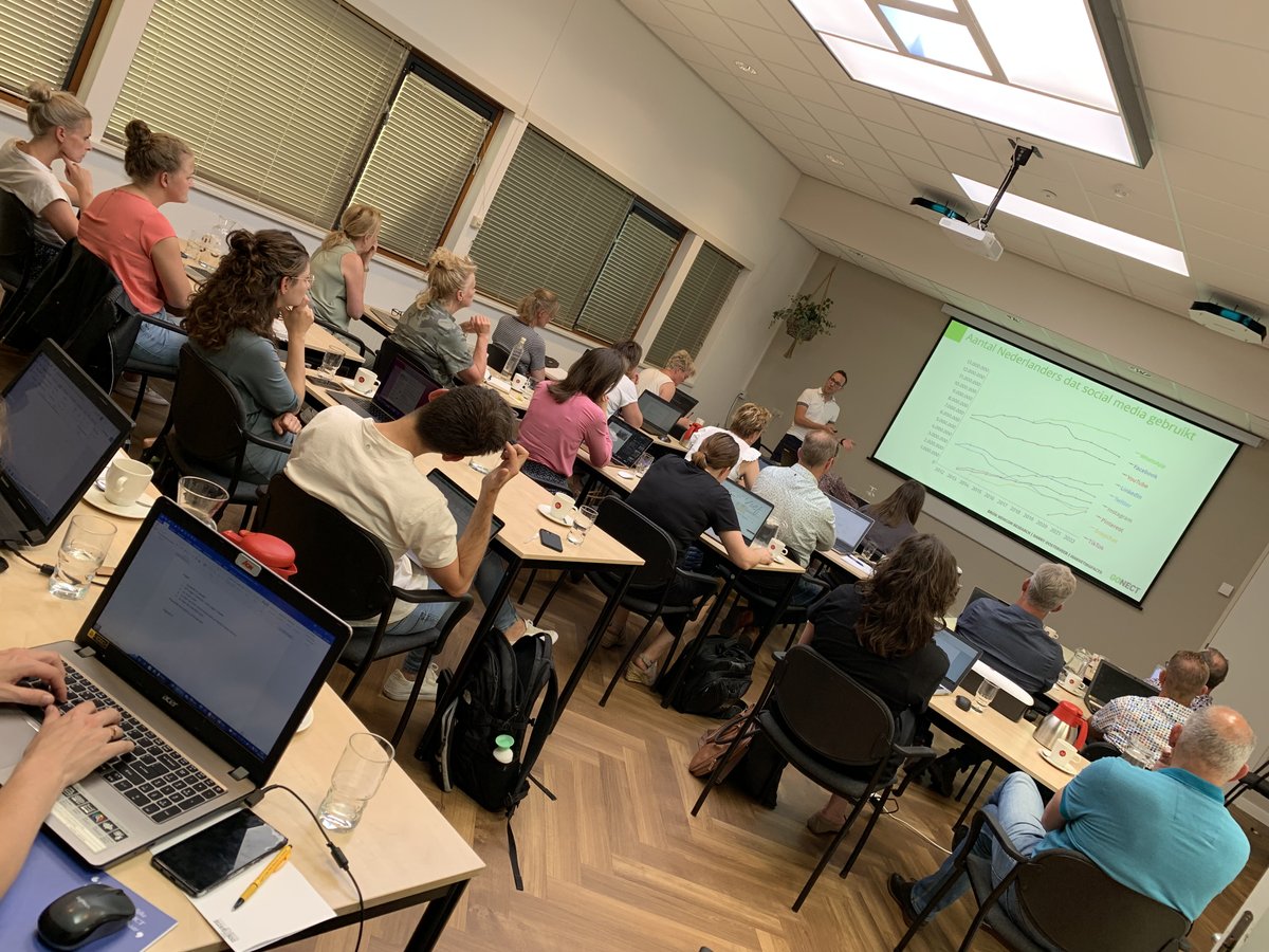 Ben jij lid van een ondernemersvereniging, parkmanagement of netwerkorganisatie uit de Peel? Willen jullie alles weten over AI ontwikkelingen? Innovatiehuis de Peel kan een gratis workshop voor jullie organiseren over hoe ondernemers  ChatGPT kunnen inzetten. Neem contact op!