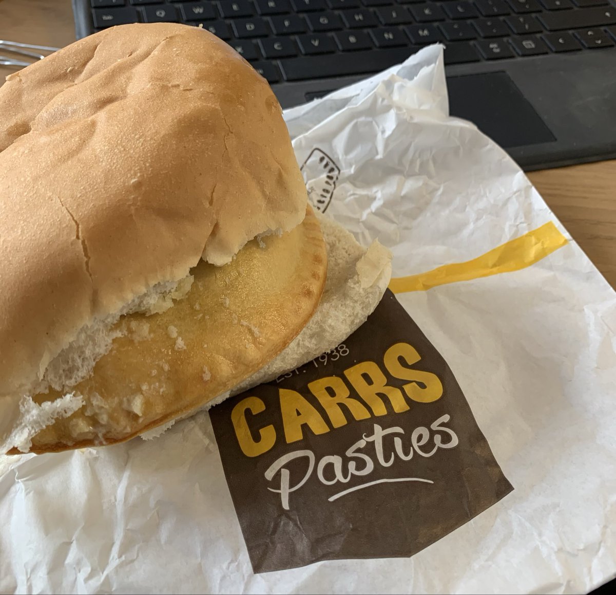 On @BBCr4today’s #ThoughtForTheDay, the speaker said ‘you can’t find happiness in what perishes’! I bet her a @CarrsPasties barm you can! 👌 Happy #InternationalDayOfHappiness