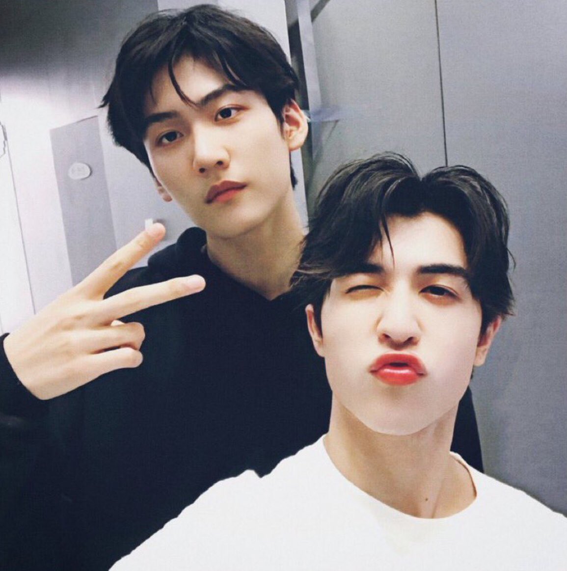 ZWMABOO's tweet photo. ก็ตรงเรฟเป๊ะอยู่นะ แม้กระทั่งส่วนสูง เห้อๆบ้าบอ🤧 https://t.co/6uDoVVUz7g