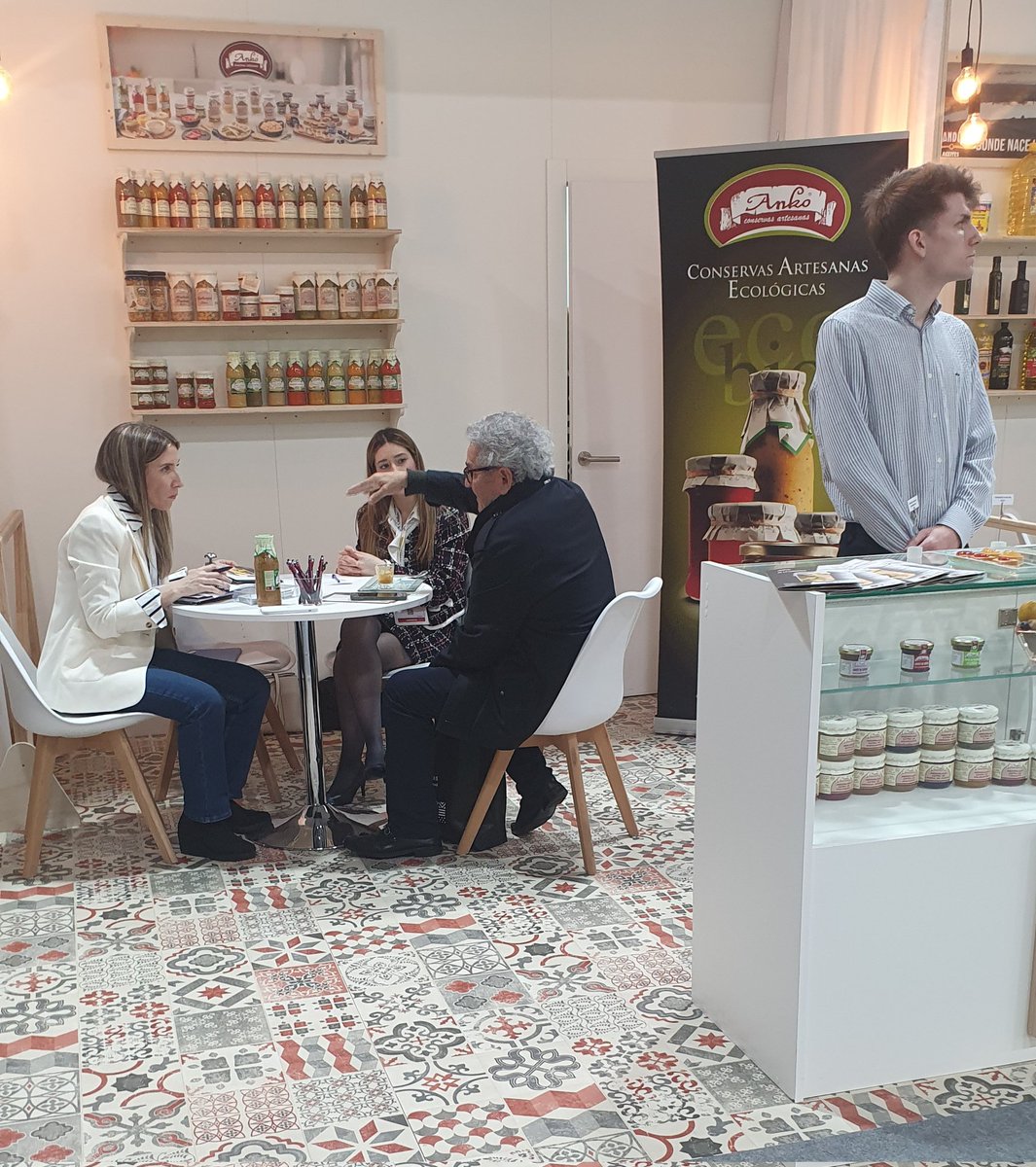 ankoconservas's tweet photo. Trabajándo en Alimentaria de Barcelona https://t.co/pBeEn7u3xv