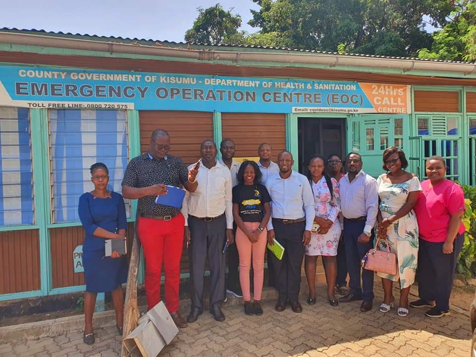 𝐒iaya County 𝐁𝐞𝐧𝐜𝐡𝐦𝐚𝐫𝐤𝐢𝐧𝐠 𝐕𝐢𝐬𝐢𝐭 to the Kisumu County EOC.Yesterday, we received a team from Siaya County HMT led by their EOC manager,Mr.Caleb Okumu.The team was on a one day comprehensive benchmarking exercise concerning the operationalization of the centre.