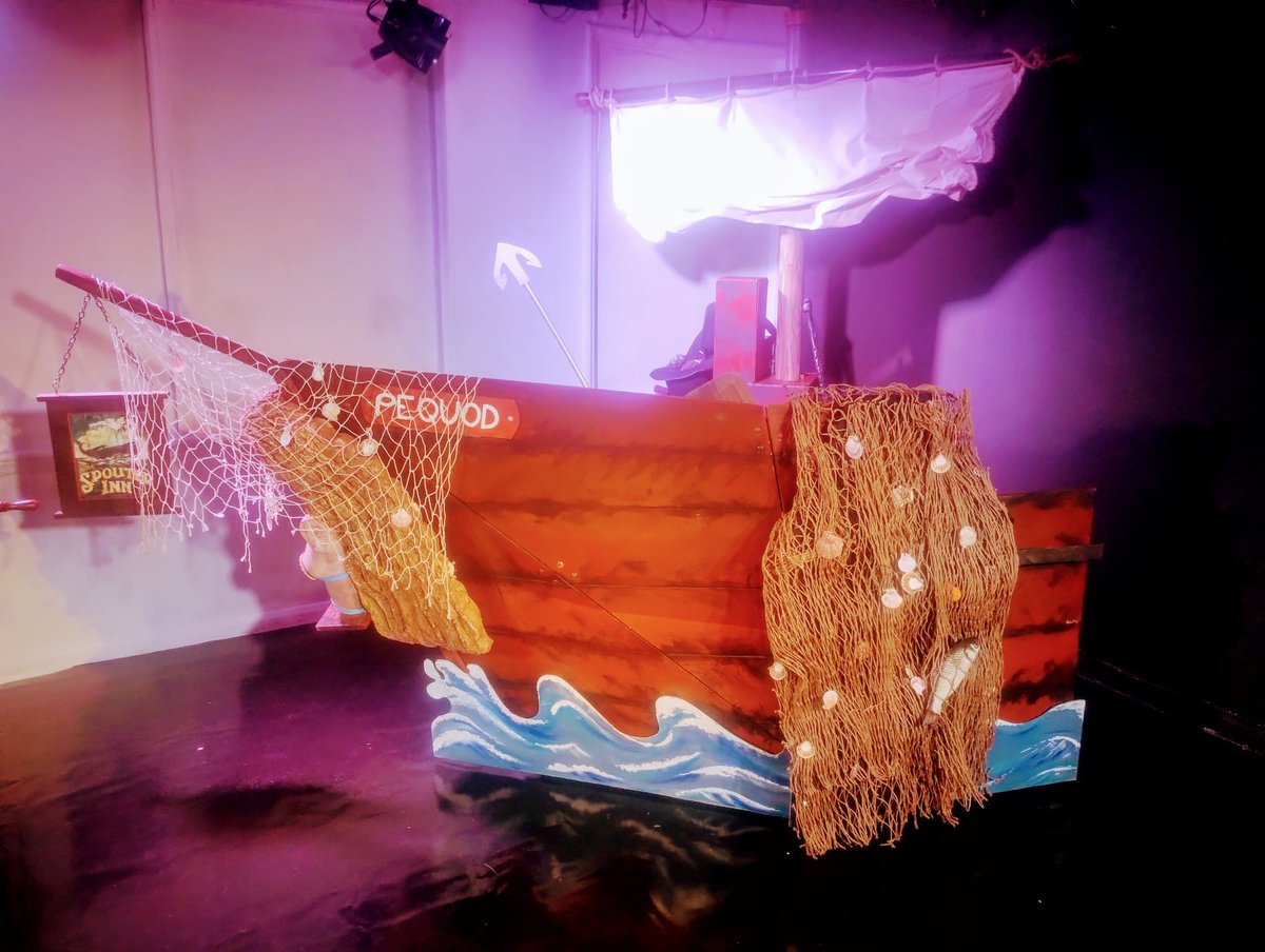 Well that's the whaling ship constructed for the run of Maybe Dick this week! #londontheatre @SE11WhiteBear whitebeartheatre.co.uk