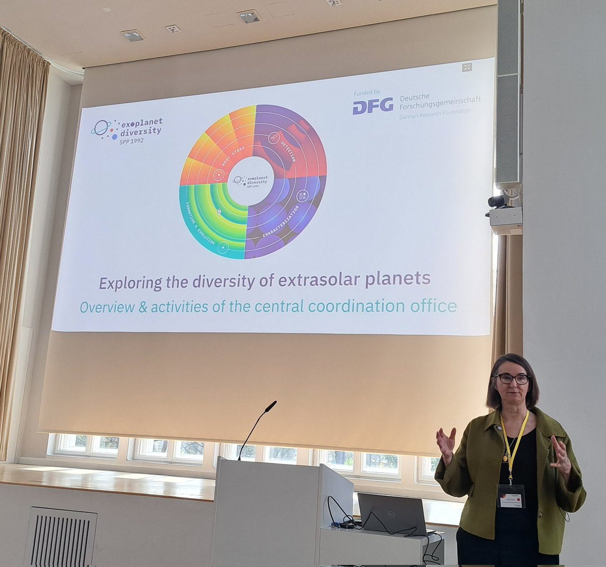 Our coordinator Heike Rauer opened the SPP 1992 Final Colloquium 2024 in Berlin! We are finalizing our 51 projects and look back on 6 years of successful networking in the field of exoplanets.