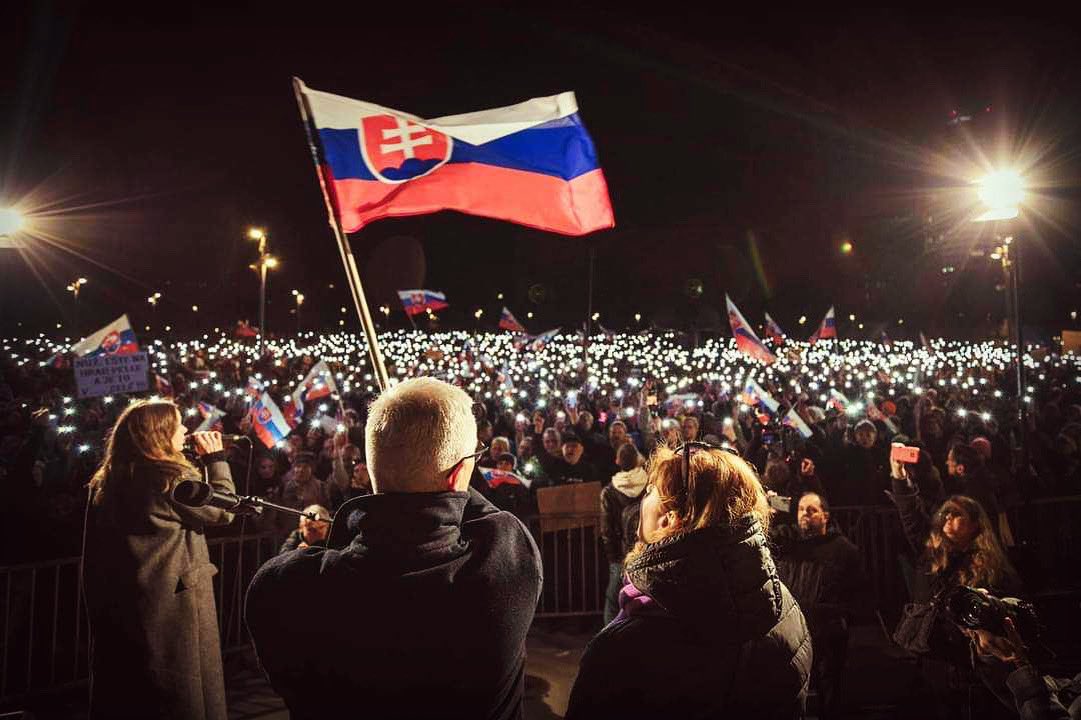 yossariantom's tweet photo. V sobotu volím Ivana Korčoka, lebo milujem svoju vlasť a nekonečne mi záleží na jej ďalšom smerovaní. Prosím urobte tak aj vy a smerujte k tomu aj svoje okolie. Slovensko nemôže patriť mafii a vlastizradcov. Vážme si náš domov a tak za prosím postavme za naše hodnoty a slobodu. https://t.co/As1WS9WZHG