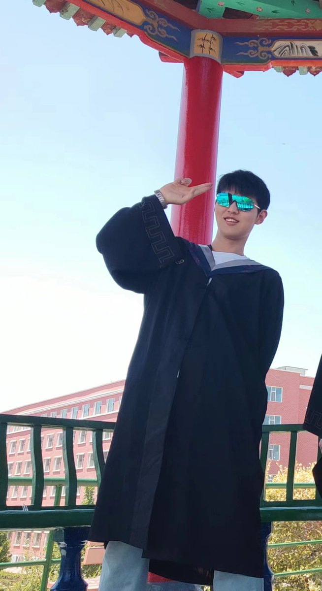 jk7_ct's tweet photo. 我只是来交友找个五官三观一致的小姐姐，合适可以见面的，结果一上来推全是什么调，约，🚪搞不懂了没有真心交友的嘛 https://t.co/o4T53CYkPe
