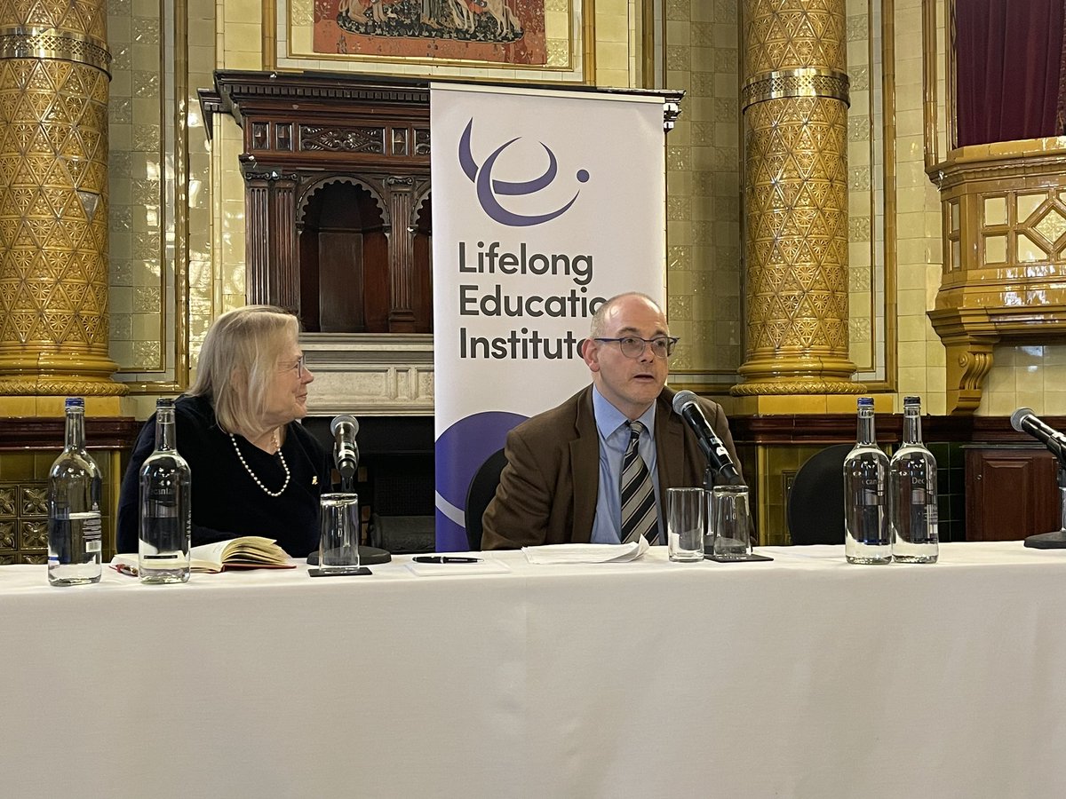 @AnnLimb @FionaAldridge @WestMids_CA @ShoesmithKate @RECPress @BenBlackledge1 @worldskillsuk @TheIFS Minister for #Skills, #Apprenticeships, and #HigherEducation, @halfon4harlowMP addressing delegates at our #Skills Matter Conference