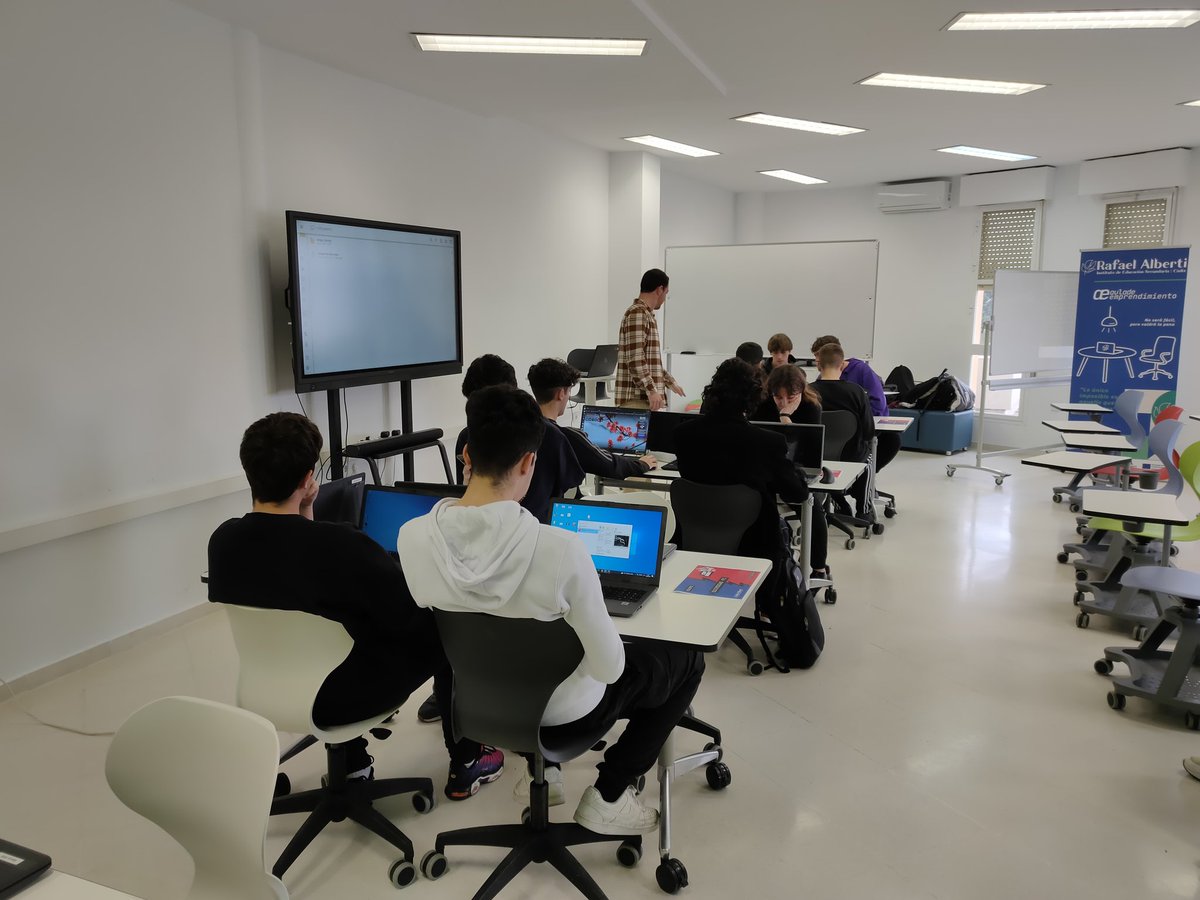 Todo listo para comenzar la final de nuestro CTF. ¡Suerte a todos los participantes!

#ctf #Ciberseguridad <a href="/IESAlbertiCadiz/">IES Rafael Alberti Cádiz</a>