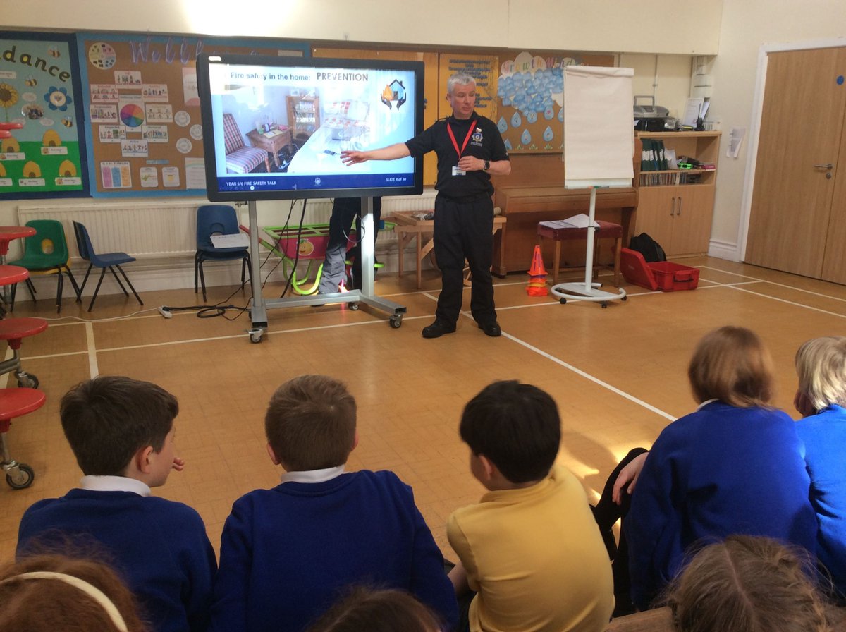 A big thank you to @WYFRS who visited Shelley to talk to Y5 about fire prevention and how to stay safe. We all learnt something new about simple things we can do to reduce the risk of fire at home, like closing all doors at night and not leaving anything charging overnight.