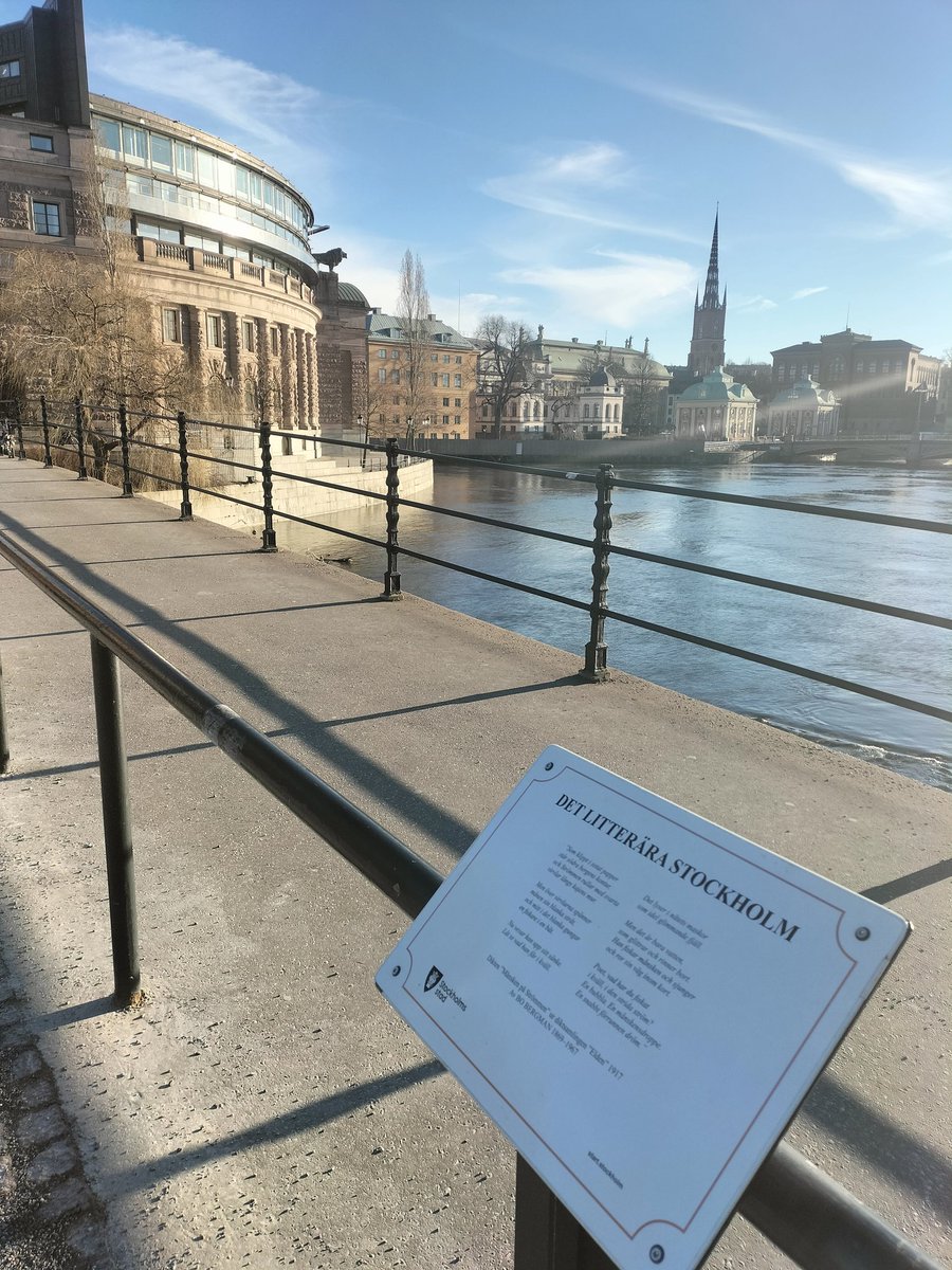 In Stockholm to present my study for the Swedish Government's independent delegation @Delmigram: Knowledge production on undocumented migration collides with border policies leading to ethical  dilemmas around "policy-relevant research" <a href="/GritimUpf/">Gritim-upf</a> <a href="/PolitiquesUPF/">UPF Ciències Polítiques i Socials</a> @SdRecercaUPF