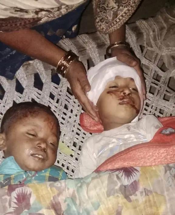 ManojSh28986262's tweet image. #यूपी के #बदायूं में बच्चों की मां का रो-रोकर बुरा हाल !!
सबसे पूछ रही माँ यही सवाल…

मेरे बेटे ने किस &quot;पैगम्बर&quot; पर टिप्पणी की थी ?
मेरे बच्चों ने किस &quot;इस्लाम&quot; पर टिप्पणी की थी ?

मेरे बच्चे तो मोहम्मद साजिद और मोहम्मद जावेद को भैया बुलाते थे ?

सिक्यूलरिज़िम के कीड़ों जवाब दो…