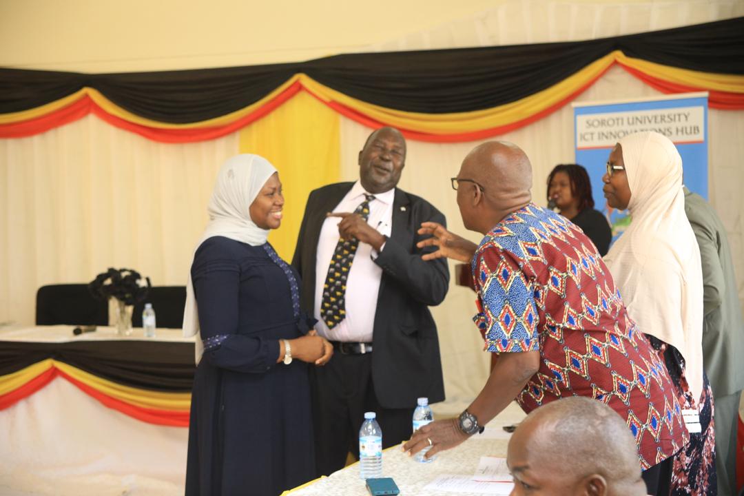 Sunlibdept's tweet image. The Minister of ICT & National Guidance, Hon. Dr. Chris Baryomunsi @CHRISBARYOMUNS1 is at @SorotiUniversi1 to launch the "Regional ICT Innovation Hub".
"The HUB is to enable Ugandans be able to come up with solutions to the day-to-day challenges", the minister says.