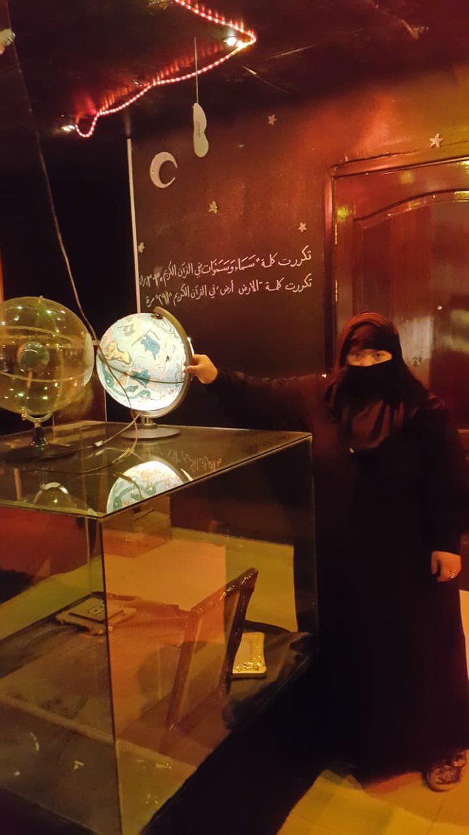 DawlatSh's tweet photo. زيارة فتيات نادي ذوي الإحتياجات الخاصة لمعرض عالم #الفضاء والفلك عام 2014م. https://t.co/KN8ipL0A2N