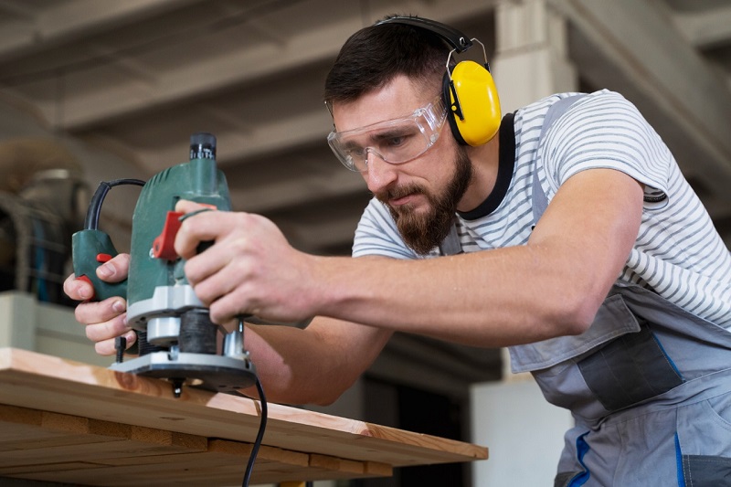Exploring the Top Power Tools for DIY Enthusiasts in Dubai Discover the best power tools for DIY enthusiasts in Dubai! From drills to saws, these tools empower you to tackle projects with ease. Read on: safatcotrading.com/exploring-the-… #powertool #tool #diyenthusiasts #dubai