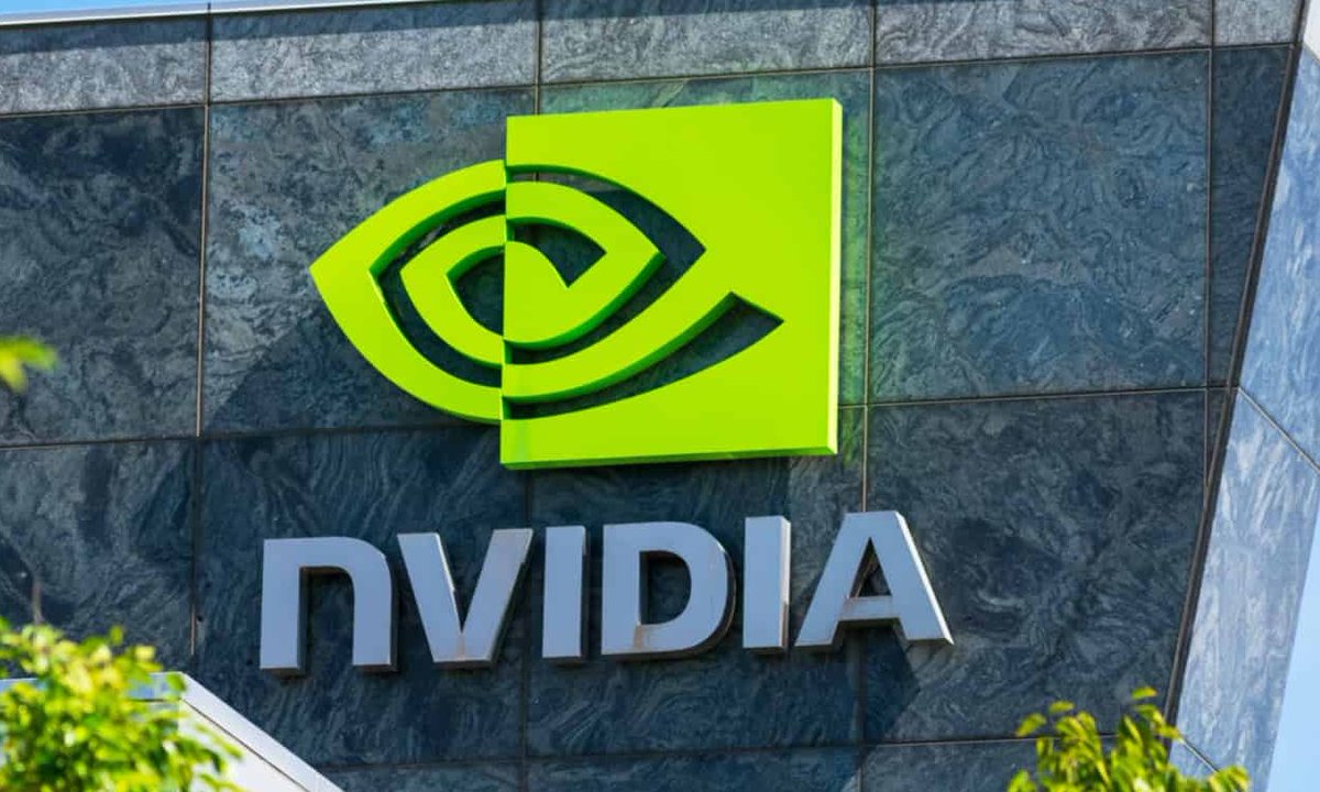 MDFinsights's tweet image. Brace yourselves for a seismic leap in AI power! NVIDIA&apos;s Blackwell chip is here to redefine computing as we know it. Experience the future now! 💥🚀 

Newsroom link: bit.ly/3ILIL1q

#NVIDIA #Blackwell #AI #Innovation #GenerativeAI #AI #FutureofTech #MachineLearning #GPU