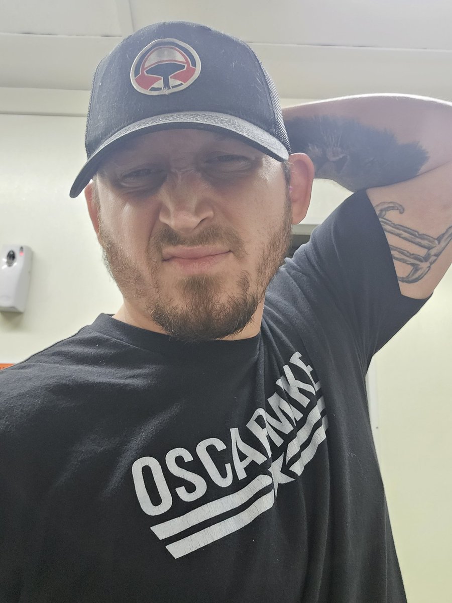 sirsteel269's tweet photo. #MrSteel #DADDY #hardatwork #FYP #bathroomselfies #puremichigan https://t.co/SHHXkRKfKv