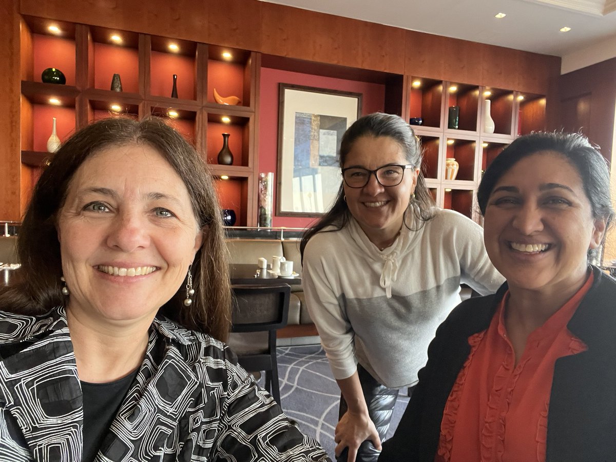 HwakeleeMD's tweet photo. @myesmo #iaslc #ESMOambassadors excited for the start of #ELCC24 in Prague!  Started the day with breakfast with conference co-chair and IASLC board member #natashaleighl  and fellow board member @paugalde20 https://t.co/UuP73Y7DDI