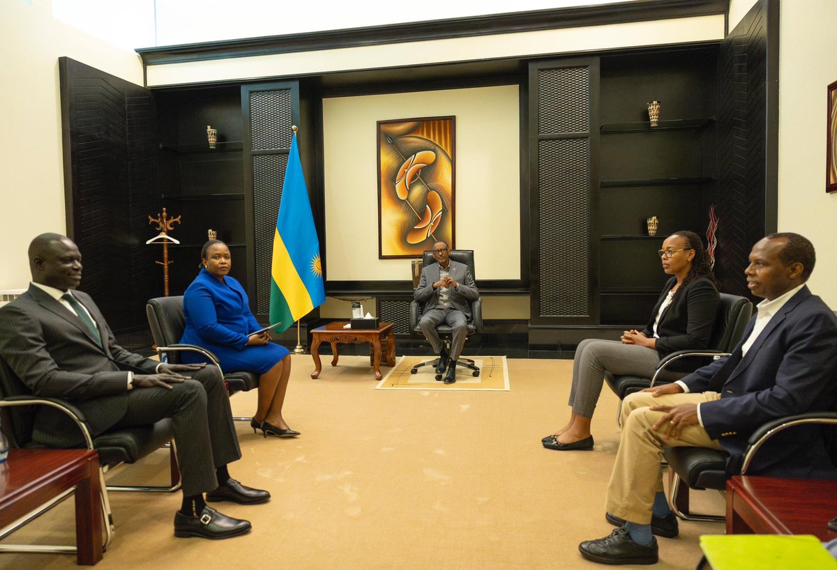 UrugwiroVillage's tweet photo. President Kagame received  @cakamanzi - CEO of NBA Africa and @amadougallofall - President of the Basketball Africa League (BAL). They discussed BAL’s partnership with Rwanda and the upcoming BAL finals scheduled to take place in Kigali from 24 May to 1 June 2024. https://t.co/OjVcDZsOdb