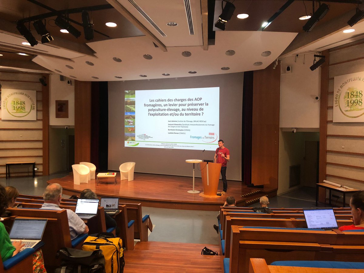 Institut de l'élevage - Idele (@institutelevage) on Twitter photo 🔴 Colloque #RMT_SPICEE | Session 7
✅ Les cahiers des charges des #AOP fromagères 🧀
👉 Levier pour préserver la #polyculture-élevage, au niveau de l’exploitation et/ou du territoire
👉 Lien au terroir et à la polyculture #élevage
Avec notre collègue <a href="/JeremieJost/">Jost Jérémie</a> 🔴 Colloque #RMT_SPICEE | Session 7
✅ Les cahiers des charges des #AOP fromagères 🧀
👉 Levier pour préserver la #polyculture-élevage, au niveau de l’exploitation et/ou du territoire
👉 Lien au terroir et à la polyculture #élevage
Avec notre collègue <a href="/JeremieJost/">Jost Jérémie</a>