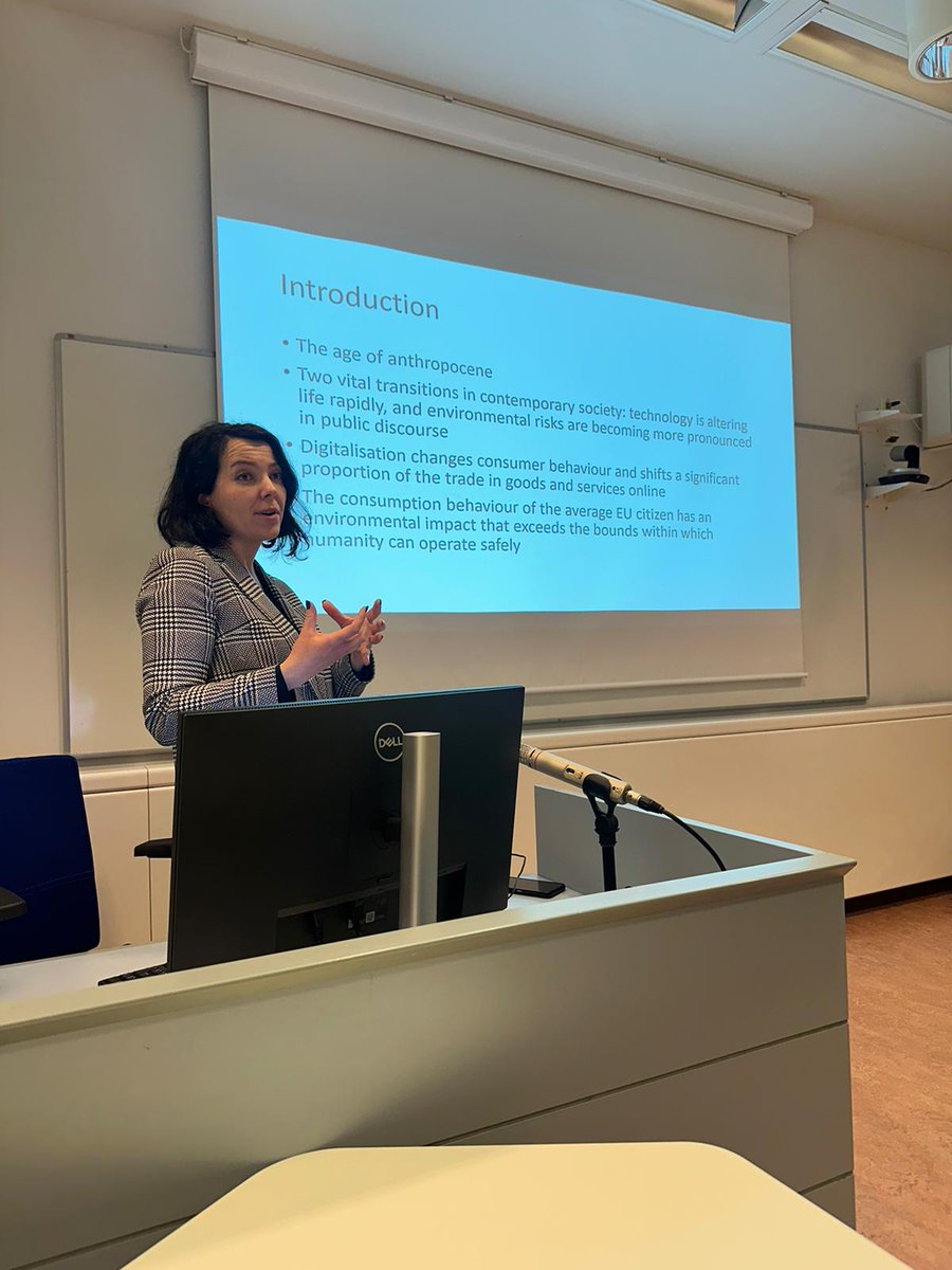 Yesterday at @ulapland  I had a chance to discuss my newest research on advancing platform economy in a sustainable way. Thank you @Kirsi_MariaH & Tomi Tuominen for organising and participants for valuable comments.
 #sustainability #greendeal #onlineplatforms #antitrust