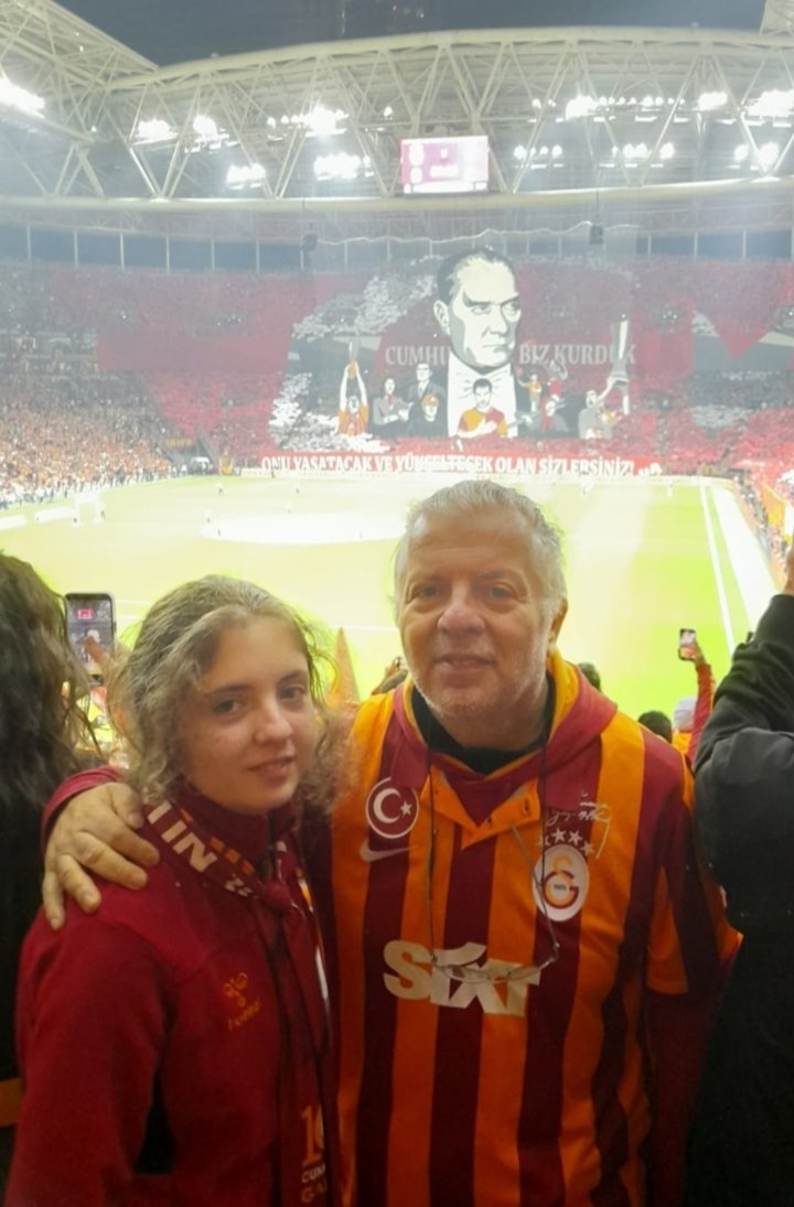 Bugün Günlerden Sevgili Kızım Nil 🎂 Galatasaraylı Nil ❤️💛 Nil'imiz, Doğum Günün kutlu olsun Kızım, Annemiz Bilge Raisa'mız da bizle beraber her zaman, bugün bizi izler yukarılardan, Nice mutlu yıllara Aşkım...