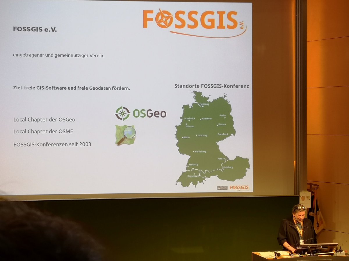 21. FOSSGIS Konferenz, alle Jahre wieder, dieses Jahr fast die Hälfte der 600 anwesenden zum ersten Mal live dabei, insgesamt 1000 Tickets #fossgis_konf