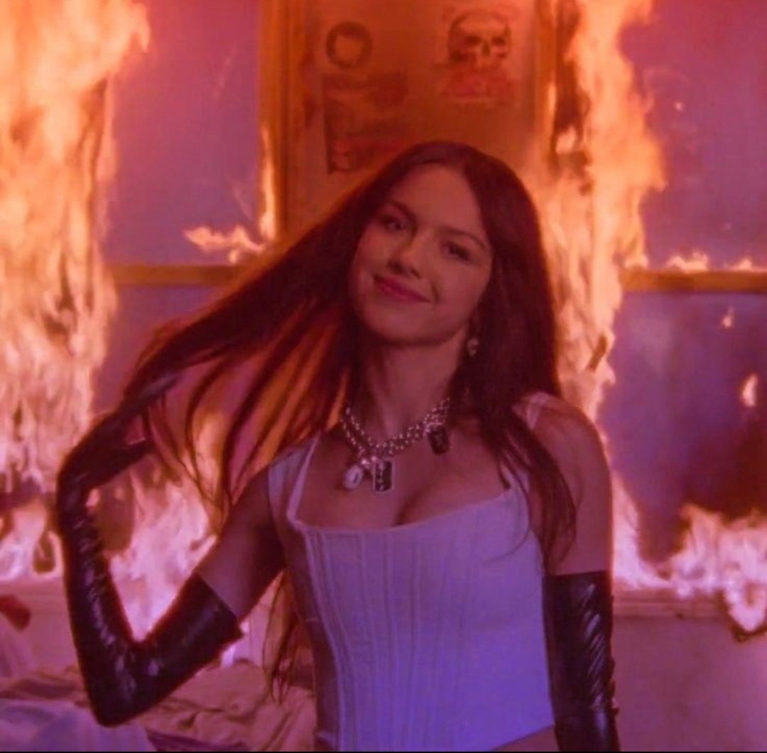 Aries haciendo su entrada magistral 🔥❤️‍🔥♈