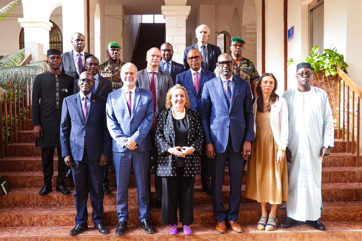 Dans le cadre du dialogue régulier avec les partenaires du Mali, j’ai reçu en audience, ce mardi 19 mars 2024, une délégation de l’Union européenne conduite par Madame @ecdelre, Représentante spéciale de l’Union européenne pour le Sahel. Les échanges ont porté sur plusieurs